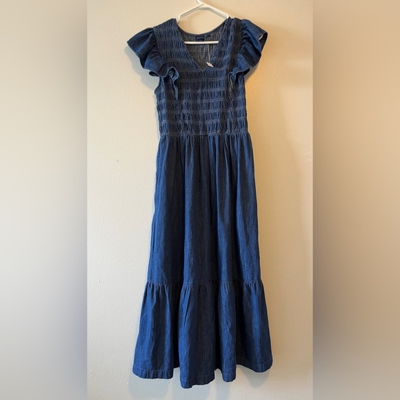 Gap Organic Cotton Denim Ruffled flutter Smocked Midi Tiered Dress Size Small - Picture 5 of 10